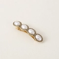 Pinza para el pelo vintage con cuatro perlas ovaladas blancas sobre base de metal dorado - Estilo Ovalado Bronce