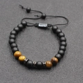 Bracciale da uomo fatto a mano con perle occhio di tigre e pietre nere opache - Stile Premium (BNS-0359-精品款)