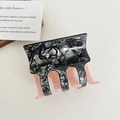 Λεπτομέρεια τετράγωνου κλάμερ μαλλιών από οξική κυτταρίνη με μαύρο μάρμαρο και ροζ δόντια - Τετράγωνο Κλάμερ / Ροζ Καφέ Μάρμαρο