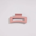 Dettaglio di una grande molletta per capelli rettangolare rosa opaco satinato - Rosa Loto Opaco