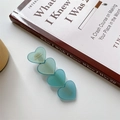 Pince à cheveux en acétate bleu avec quatre cœurs imbriqués et texte doré sur fond blanc - 6.7cm / Bleu clair