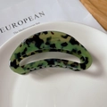 Dettaglio molletta per capelli in acetato con trama tartarugata verde e nera e foro - Leopardo Verde (9.5cm*4cm 20g)