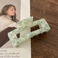 Detail of a light green marbled acetate hair claw clip featuring elegant inlaid rhinestones - 10cm / Apple Green (A4-3-2苹果绿-10cm)