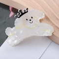 Detail eines weißen Pudel-Haarclips mit Perlglanz-Effekt und kleiner schwarzer Krone - Hund mit Schwarzer Krone (7cm)