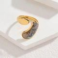 Verstelbare vergulde ring met onregelmatige abalone schelp en druppelvormig metaal - Onregelmatige Ovale Stijl (S-R916-A) / AB Wit