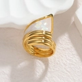 Gouden meerlaagse wikkelring met iriserende driehoekige schelp voor een unieke stijl - Drielaagse Driehoekstijl (S-R916-B) / Wit