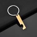 Porte-clés décapsuleur minimaliste en acier doré sur fond de cuir noir élégant et chic - Style 6-Or
