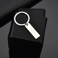 Porte-clés pendentif rectangulaire en acier inoxydable argenté sur boîte noire - Style 7 Petit-Couleur Acier