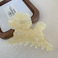 Detalle de la linda pinza para el cabello de caniche con manchas amarillas en acetato - Pequeño / Grano Amarillo Pequeño