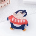 Süße Haarklammer aus Acetat als Pinguin mit Weihnachtspullover für festliche Frisuren - Pinguin in rotem Pullover (C17-2-11)