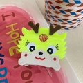 Détail d'une pince à cheveux dragon vert avec caractère Fu pour le Nouvel An Lunaire - Jaune-7.5cm