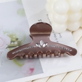 Pince à cheveux élégante en résine marron foncé avec strass brillants et motif de feuilles - 8.8cm / Chocolat