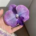 Pince à cheveux orchidée violette avec pétales de soie réalistes et perle centrale blanche - Violet