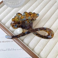 Tortoiseshell ginkgo leaf hair claw clip with pearl accent for women - 10cm / Blue-Brown