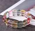 Bracelet de perles rectangulaires translucides multicolores aux tons arc-en-ciel - Multicolore