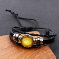 Mehrlagiges schwarzes Lederarmband mit Glasdom und dem Sternzeichen Löwe - Löwe / 18mm Schwarz