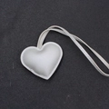 Ciondolo cuore in pelle argento minimalista con cinturino sottile per borse e chiavi - Stile Cordino / Bianco