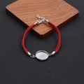 Rotes DIY-Samtkordel-Armband mit silberner runder Fassung und verstellbarem Verschluss - Rot