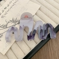 Grande molletta per capelli in acetato con pittura a inchiostro viola e motivi montani - Stile Onda