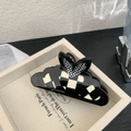 Große Acetat-Haarklammer mit Schwarz-Weiß-Schachbrettmuster und Herz im Detail - Schwarz Kralle 10cm