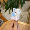 Graziosa clip per capelli a forma di orso in acrilico perlato con fiocco blu - Orso (Fiocco Blu) / Bianco latte