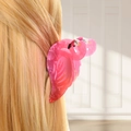 Pinza para el pelo de flamenco rosa con textura de mármol en cabello rubio - Rosa