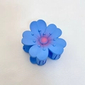 Pince à cheveux fleur bleue mate avec centre dégradé rose pour coiffure chic - Bleu Mat Tournesol