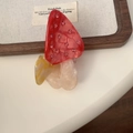 Dettaglio della molletta a fungo in resina rossa con strass rosa brillanti e base - Pinza Fungo Rossa E Gialla