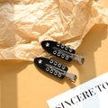 Ensemble de deux barrettes à cheveux noires avec étoile argentée et points - Clips Latéraux Noirs (Paire) / 6cm