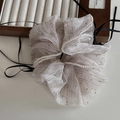 Elegante elastico per capelli oversize con perle, nastri neri e tessuto plissettato - Stile Perla Nastro Beige