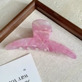 Vue détaillée d'une pince à cheveux en acétate rose marbré avec texte France Handmade - 3# Rose 10.5cm