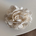 Pince à cheveux fleur en dentelle blanche avec détails de broderie florale - Blanc