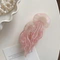 Detailansicht der Haarspange in Quallenform aus rosa Acetat mit maritimer Dekoration - Rosa Doppelte Qualle