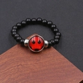 Dettaglio di un anello elastico con perline nere e motivo a coccinella rossa su base argento - Stile Coccinella Rossa e Nera 3 (BNS-0578-款式-3)