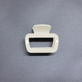 Pinza para el pelo rectangular blanco crema minimalista con acabado brillante para mujer - 6.2cm / Blanco
