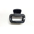 Vista detallada de una pinza para el cabello cuadrada negra de silicona suave y duradera - 6.2cm / Negro