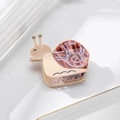 Acetate snail hair claw clip with beige body and brown marble shell variant - Medium / Light Brown Snail