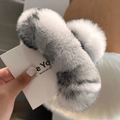 Pince à cheveux en fourrure de lapin synthétique à rayures grises et blanches chic - Surdimensionné (15cm) / Léopard Blanc Gris
