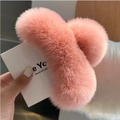 Grande pince à cheveux en peluche rose avec fourrure synthétique douce pour femmes - Surdimensionné (15cm) / Rose Poudré