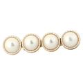 Fermaglio per capelli dorato con quattro perle tonde incastonate su sfondo bianco - Oro - Stile A