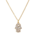 Détail du collier pendentif main de Fatima doré avec strass brillants et perle blanche - Main de Fatma en Strass