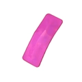 Primer plano detallado de una pinza para el cabello rectangular rojo rosa en cuero PU brillante - Rosa Rojo