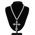 Barock-Perlenkette mit großem silbernen Hohlkreuz-Anhänger und feinem Kristallbesatz - Silber