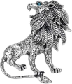 Dettaglio macro della spilla a leone vintage con piume d'argento e occhio di gemma blu - Argento