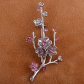 Elegante zilveren pruimenbloesem broche met roze strass-steentjes op vintage achtergrond - Roze Pruim