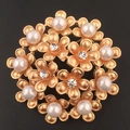 Elegante broche de flor en oro mate con perlas de imitación blancas y diamantes imitación - Flor Oro Mate