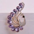 Elegante spilla a pavone con cristalli viola e base in lega dorata da donna - Forma di Pavone / Viola