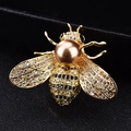 Squisita spilla ad ape dorata con perla champagne e strass di cristallo scintillanti - Oro Con Perla Artificiale Champagne