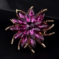 Exquise broche fleur en cristal violet avec pétales en alliage d'or et strass brillants - Violet