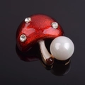 Broche champignon mignonne avec émail rouge foncé, perle blanche et strass clairs - Forme de Champignon / Petit / Rouge